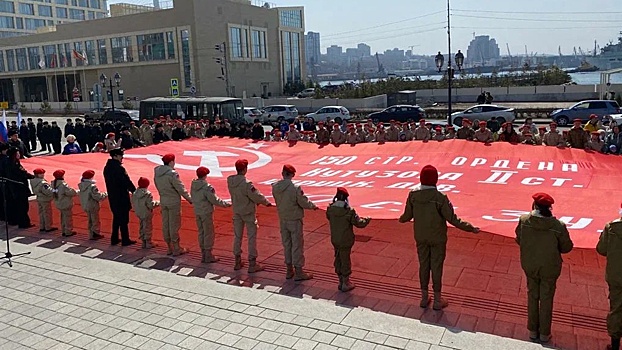 Движение "Юнармия" запустило приуроченную ко Дню Победы акцию "Верни герою имя"
