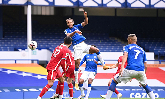 Клопп пострадал от VAR, крушение лидеров в Испании, Ибрагимович тащит "Милан": главные итоги футбольных выходных