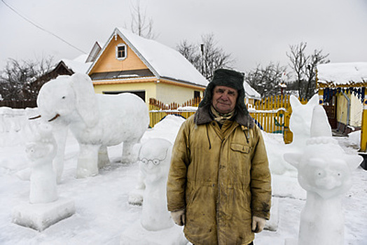 Снежный слон скульптора Евстратова: кто слепил ледяной зверинец в Подмосковье