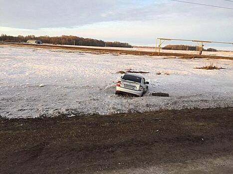 На большой скорости "Лада" перевернулась на трассе в Безенчукском районе