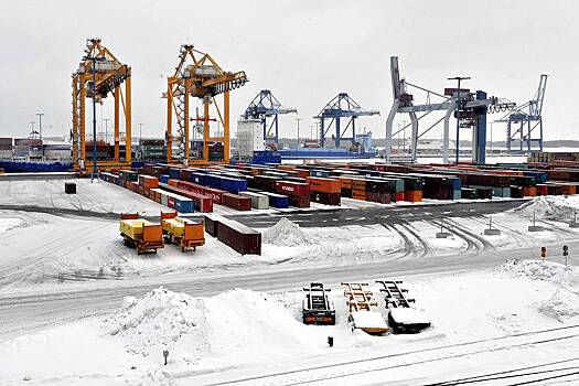 В Финляндии продлили остановившую работу портов забастовку
