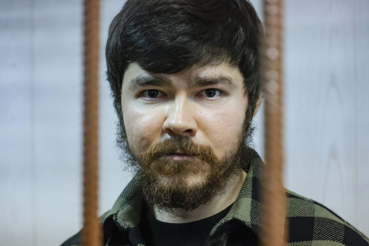 Суд оставил блогера Аяза Шабутдинова под стражей