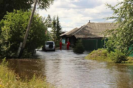 Владельцы затопленных домов в Верхней Салде получат по 100 тысяч рублей от ВСМПО-АВИСМА и фонда «Эмпатия»