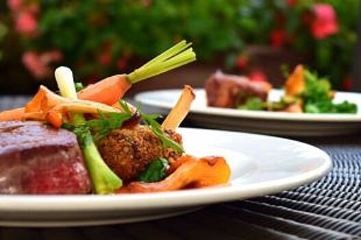 Жители Ингушетии тратят больше половины зарплаты на еду