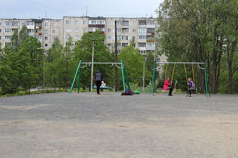 Детскую площадку на Кукковке обустроят к концу лета. На это выделено три миллиона рублей