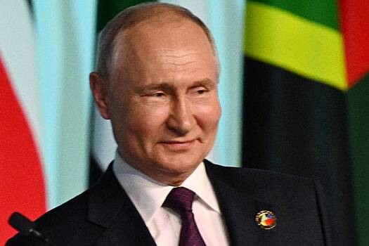 Путин улыбнулся после слов скучающего по СССР африканского лидера