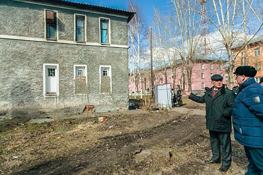 В левобережье Новосибирска расселяют аварийные дома