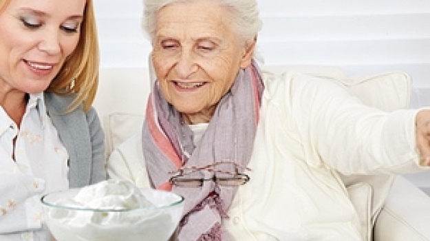 Йогурт улучшает здоровье костей у пожилых людей