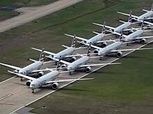 Не до путешествий: аэропорты по всему миру пустуют