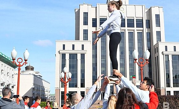 Детскую уличную тренировку подали казанским журналистам под соусом митинга чирлидерш Bars Angels