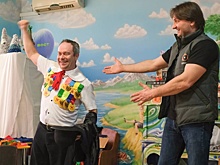 Запашные выступили перед юными пациентами в клиниках Донецка