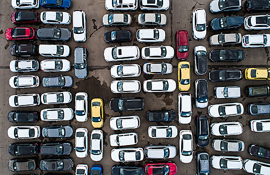 Продажи автомобилей в России после карантина восстановились до уровня 2019 года