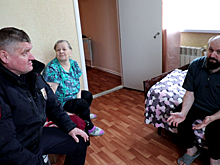 В Мордовии полицейские на руках вынесли мужчину с инвалидностью из охваченного огнём частного дома