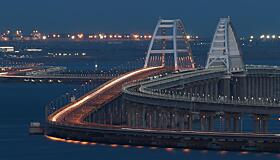 На Крымском мосту приостанавливали движение автомобилей