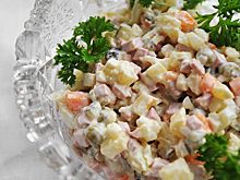 Исследование: большинство россиян готовят оливье каждый Новый год