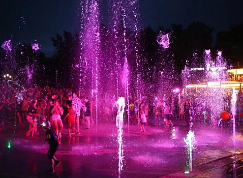 В Ростове откроют третий светомузыкальный пешеходный фонтан