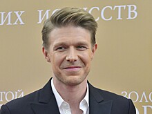 36-летний Ефремов показал спортивную фигуру во время игры в теннис