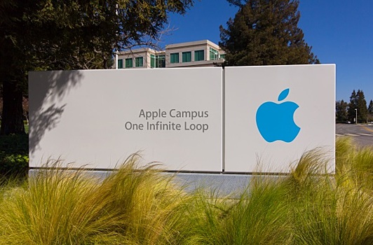 Apple построит три завода по производству iPhone в США