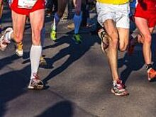 Сотни спортсменов вышли на старт Альпийского марафона «Glacier 3000 Run»
