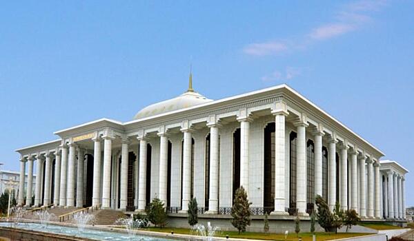 Туркменский парламент одобрил ряд значимых законопроектов