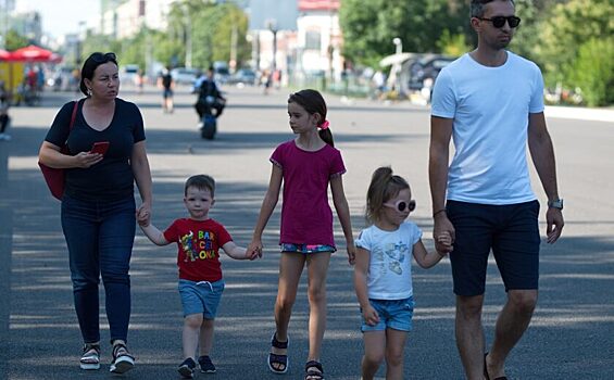 Половина россиян с детьми отказалась от отдыха у моря
