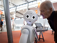 «Коммерсант»: Санкции сделали разработку ИИ в России значительно дороже