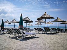 На пляжах Феодосии начали продавать места в тени