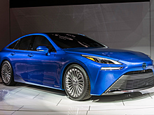 Toyota Mirai: Camry будущего?
