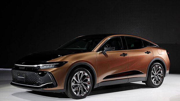 Toyota покажет новый Crown осенью 2023 года