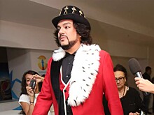 Киркоров оправдался за выступление в трусах и колготках