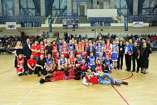 Олимпийские чемпионки провели благотворительный матч