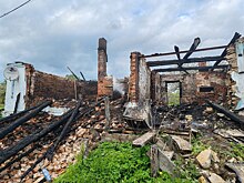 В Ярославской области мужчина и ребенок погибли во время пожара в частном доме