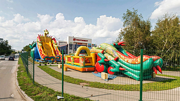 Новосибирский бизнесмен заплатил полмиллиона за травму девочки на надувной горке