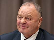 Скрынник переизбран президентом Федерации хоккея с мячом России