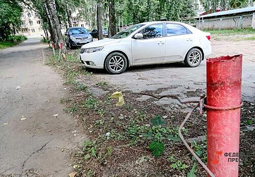 Петербуржцев ждут новые штрафы за нарушение правил парковки во дворах