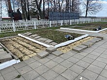 В Курской области приводят в порядок памятники ко Дню Победы