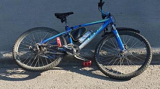Велосипедистка и подросток на скутере попали под колеса иномарок на Вологодчине