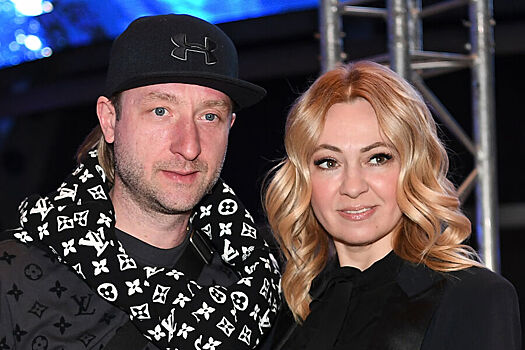 Яна Рудковская сообщила, что ее муж Плющенко заболел
