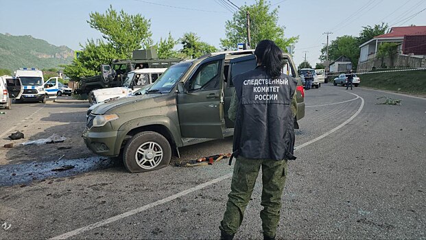 Боевики напали на российских полицейских, есть погибшие. Видео с места ЧП