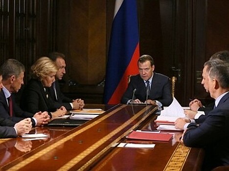 Медведев упростил доступ МСП к госзакупкам