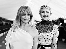 Какие они крутые! Совместный выход Голди Хоун и Кейт Хадсон на SAG Awards
