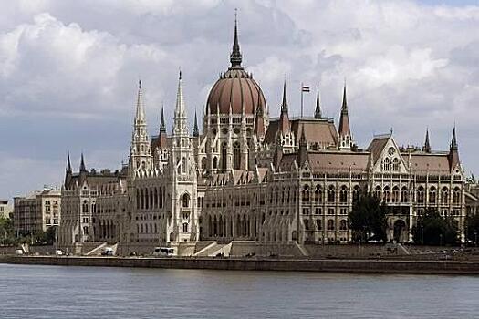 Своим умом - Венгрия научилась вести свою политику, а не обслуживать чужую