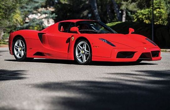 Неповторимый Rosso Scuderia Ferrari Enzo уйдёт с аукциона уже скоро