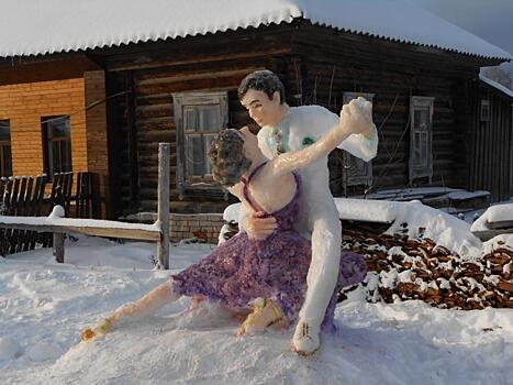 Автор снежной девушки из Тужи создал еще одну композицию