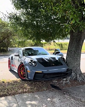 Парень разбил Porsche 911 GT3 RS на скорости всего 50 км/ч