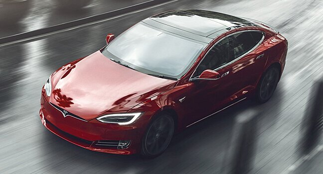 Компания Tesla подняла цену на новинки Model S Plaid сразу на 10 000 долларов