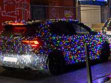 Россиян предупредили о лишении водительских прав за новогодние украшения на автомобиле