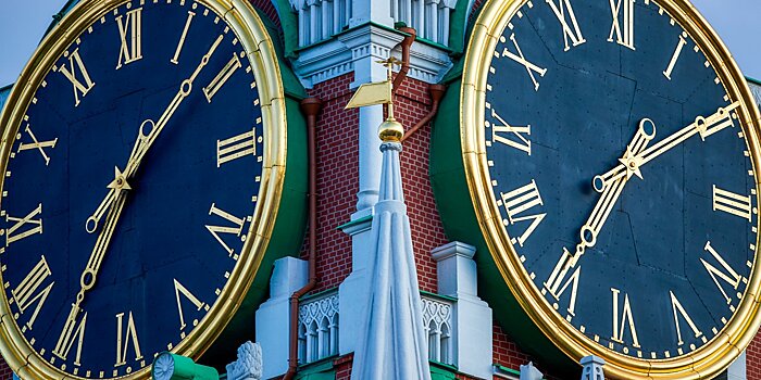 Стражи времени: интересные истории о самых необычных часах Москвы