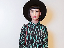 Ксения Собчак и Юлия Топольницкая примерили вещи из новой коллекции Uniqlo U