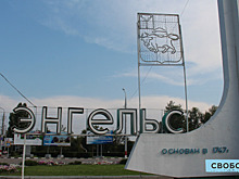 Юра «Огурец» из Энгельса угрожает расправой над детьми местной жительницы. Данные о потерпевших он узнал у соучастников из полиции